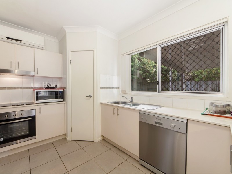 13 Macquarie Street, Booval QLD 4304