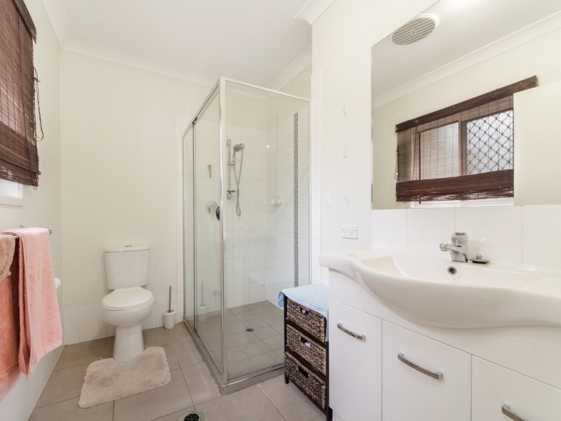13 Macquarie Street, Booval QLD 4304