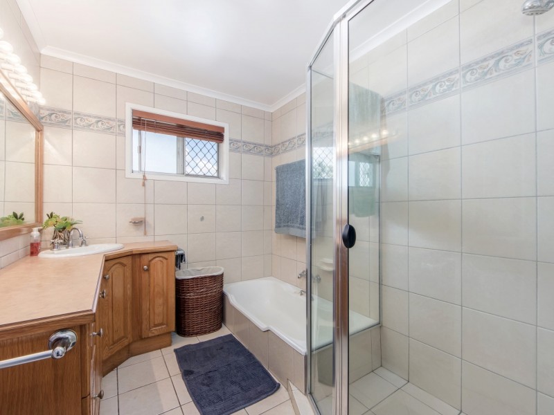 15 Olive Street, Raceview QLD 4305