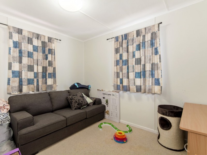 14 Doorey Street, One Mile QLD 4305