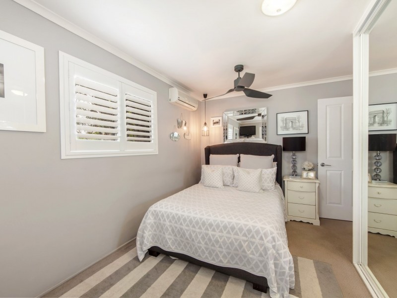 12 Oak Street, Bundamba QLD 4304