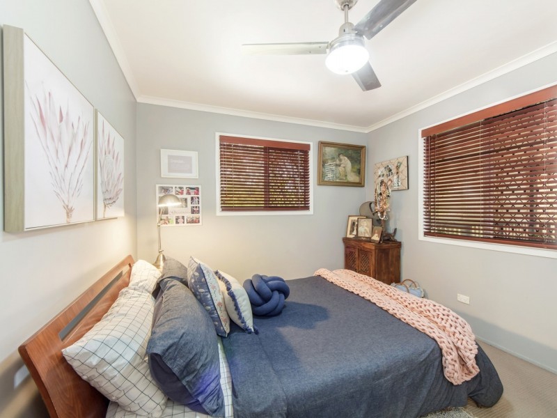 12 Oak Street, Bundamba QLD 4304