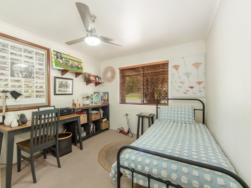 12 Oak Street, Bundamba QLD 4304