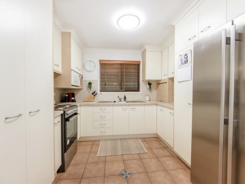 12 Oak Street, Bundamba QLD 4304