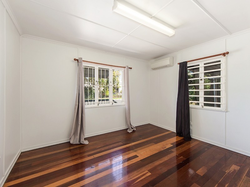 54 Briggs Road, Raceview QLD 4305