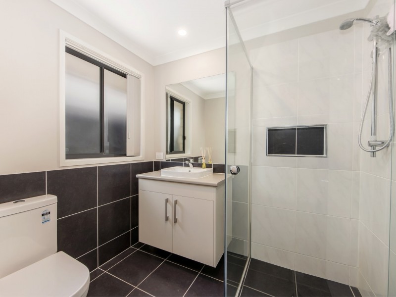 11 Eucalyptus Crescent, Ripley QLD 4306