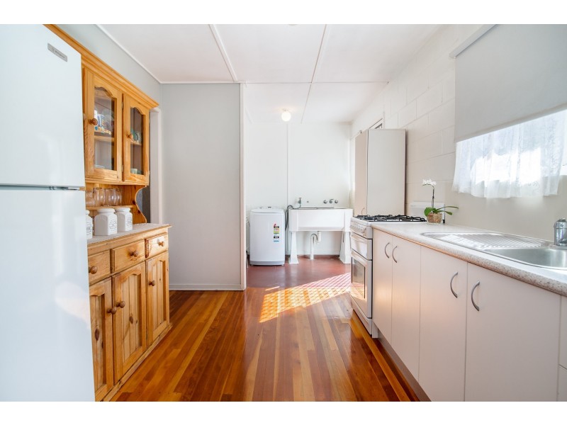 1 Lawson Street, Leichhardt QLD 4305