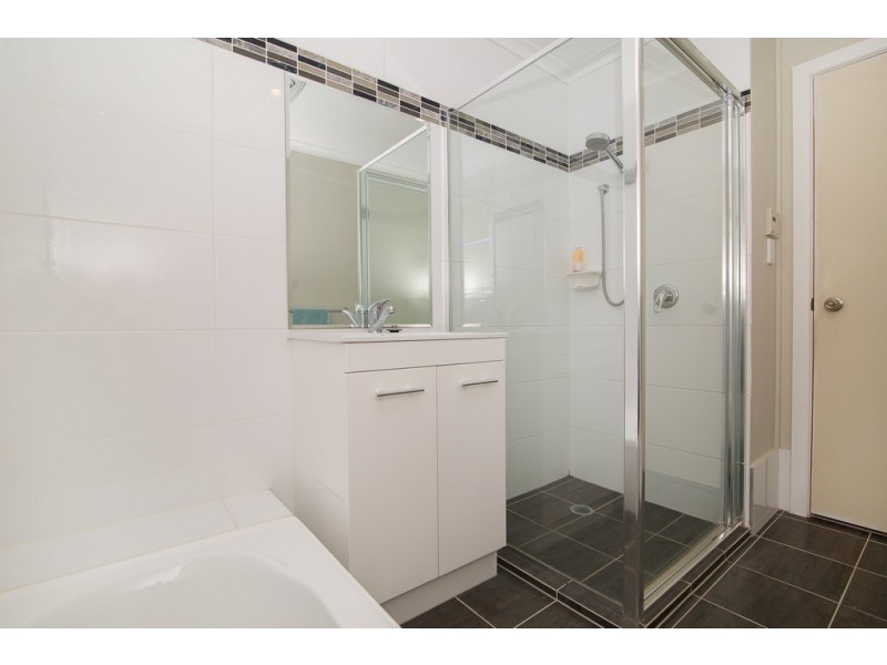 1 Lawson Street, Leichhardt QLD 4305