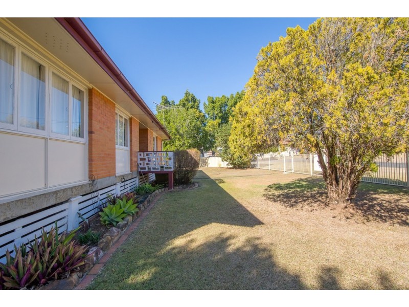 1 Lawson Street, Leichhardt QLD 4305
