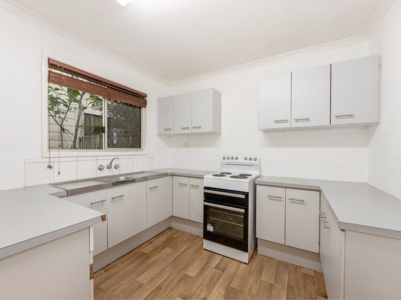 12 James Street, Bundamba QLD 4304