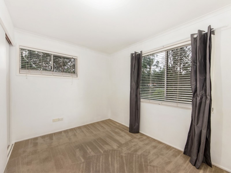 12 James Street, Bundamba QLD 4304