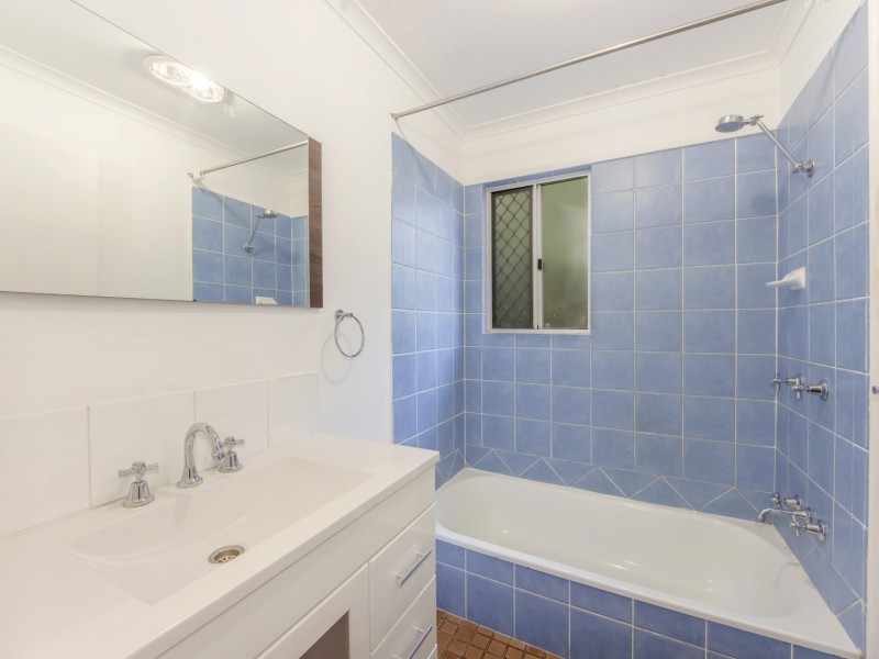12 James Street, Bundamba QLD 4304