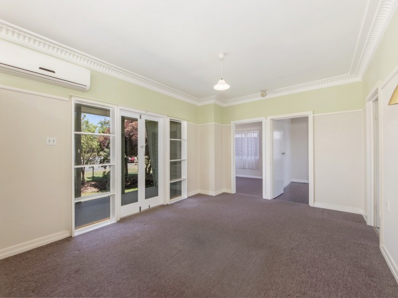 20 Dorothy Street, Silkstone QLD 4304