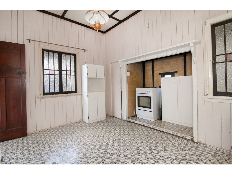 16 Elizabeth Street, Woodend QLD 4305