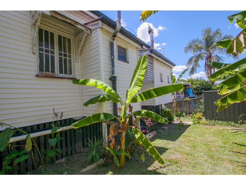 16 Elizabeth Street, Woodend QLD 4305