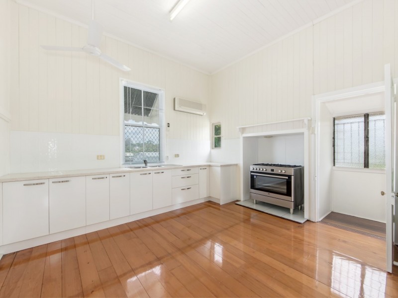 1 Coronation Street, East Ipswich QLD 4305