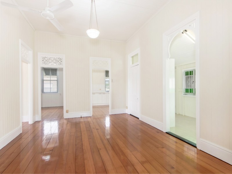 1 Coronation Street, East Ipswich QLD 4305