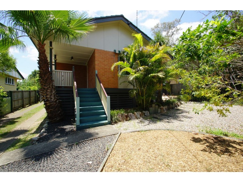 31 Larsen Street, Leichhardt QLD 4305