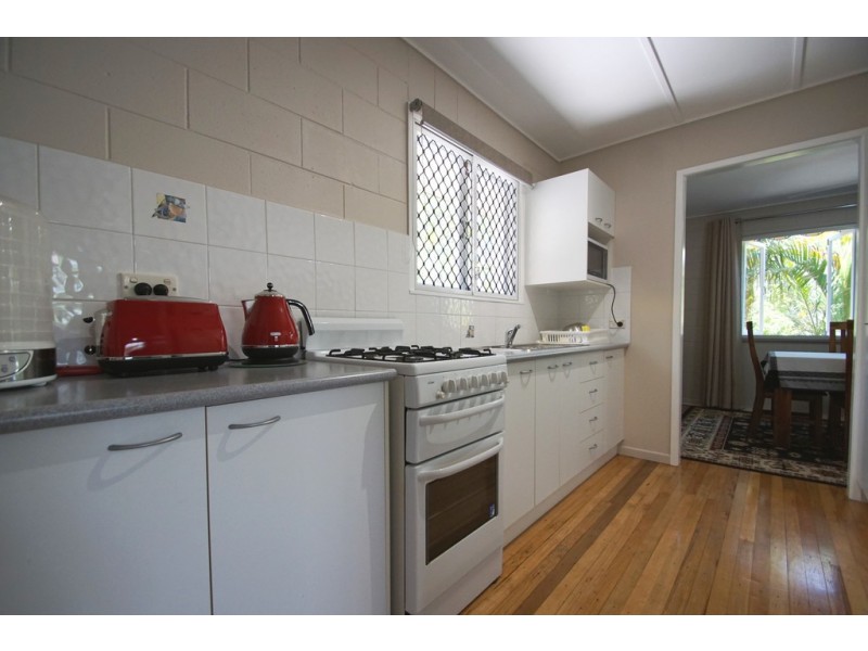 31 Larsen Street, Leichhardt QLD 4305