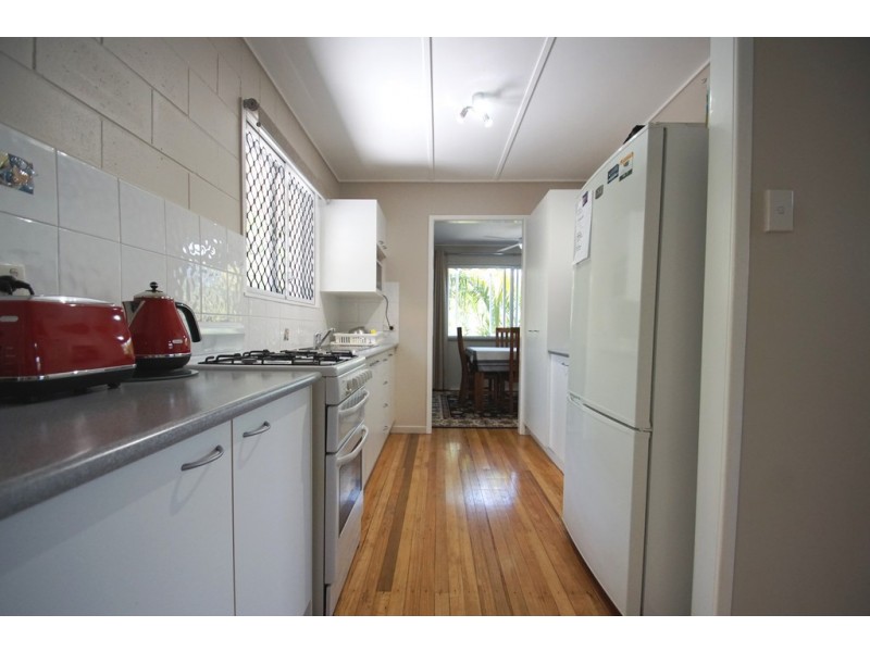31 Larsen Street, Leichhardt QLD 4305
