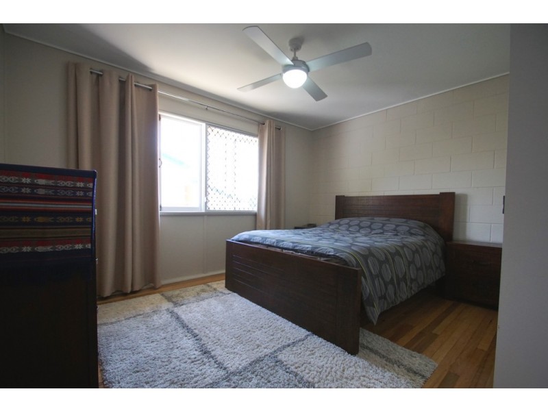 31 Larsen Street, Leichhardt QLD 4305