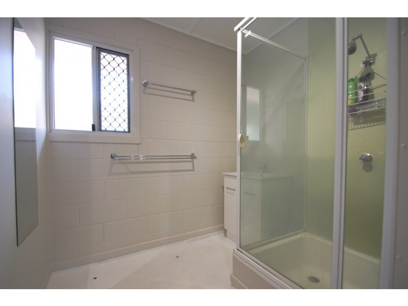 31 Larsen Street, Leichhardt QLD 4305