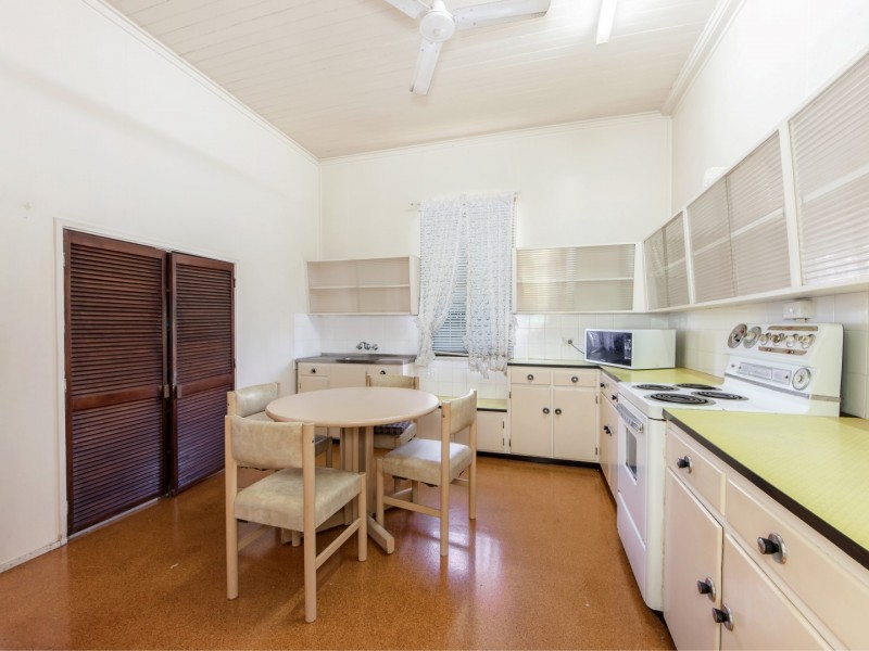 2 Edward Street, One Mile QLD 4305