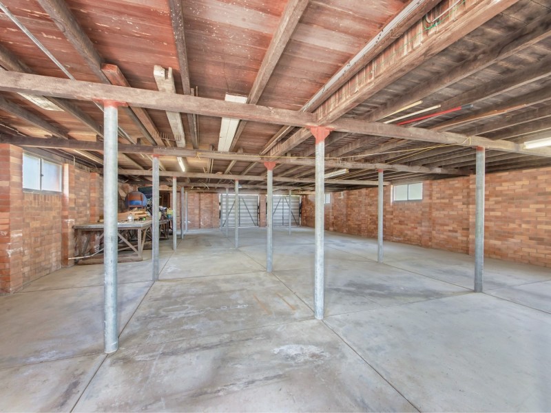 2 Edward Street, One Mile QLD 4305
