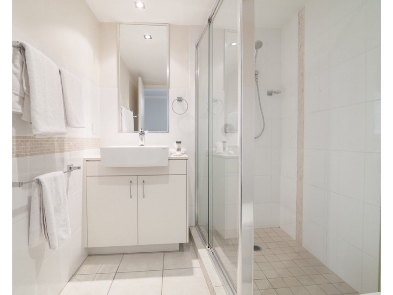 Unit 202/11 Ellenborough Street, Woodend QLD 4305