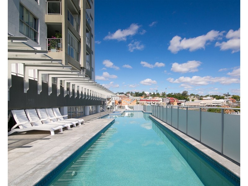 Unit 202/11 Ellenborough Street, Woodend QLD 4305