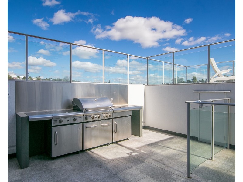 Unit 202/11 Ellenborough Street, Woodend QLD 4305