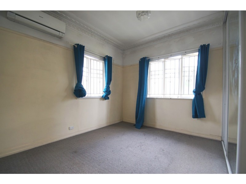 12 Cemetery Road, Ipswich QLD 4305