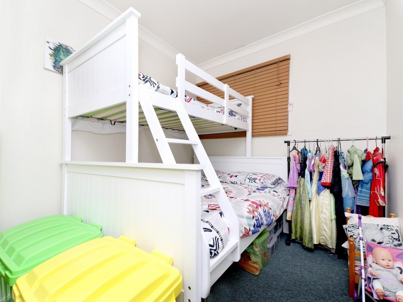 15 James Street, East Ipswich QLD 4305