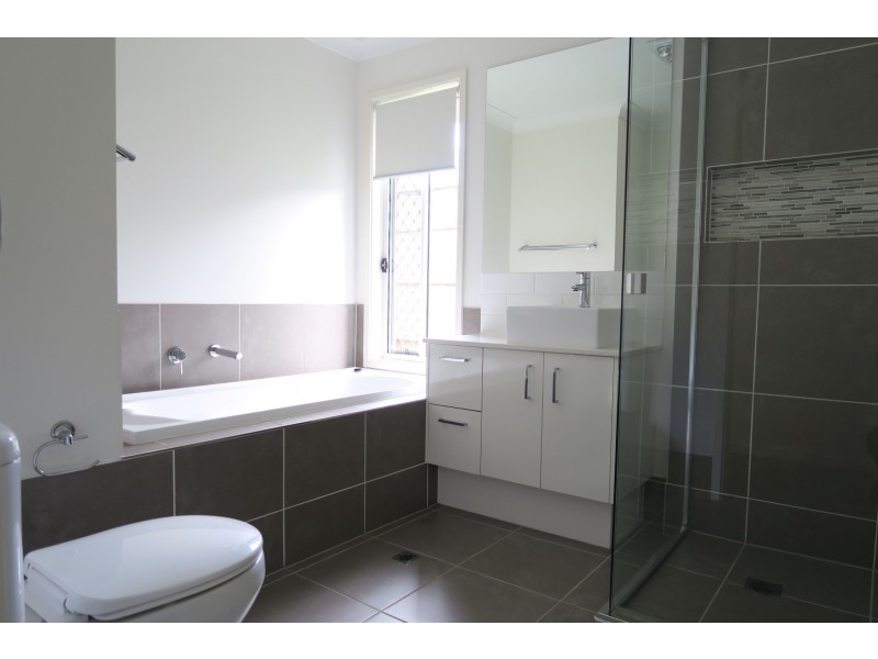 38 Bottlebrush Drive, Deebing Heights QLD 4306