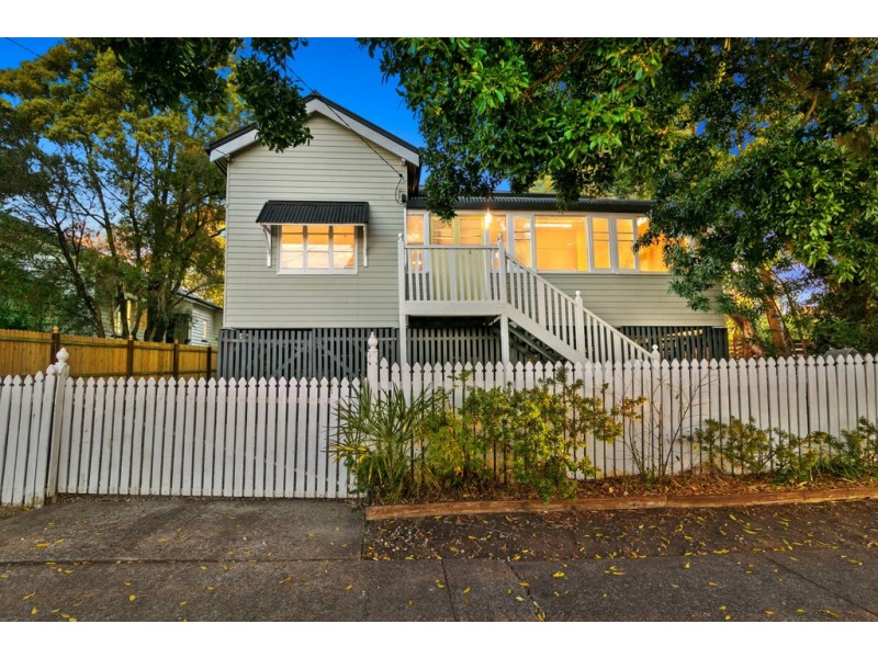 3 Glebe Road, Newtown QLD 4305
