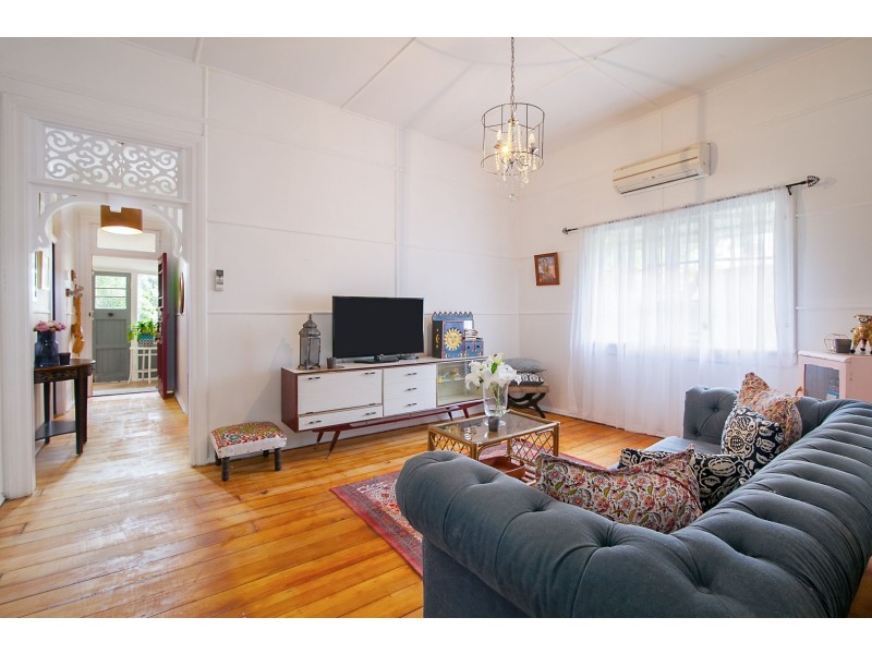 3 Glebe Road, Newtown QLD 4305