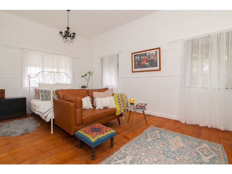 3 Glebe Road, Newtown QLD 4305