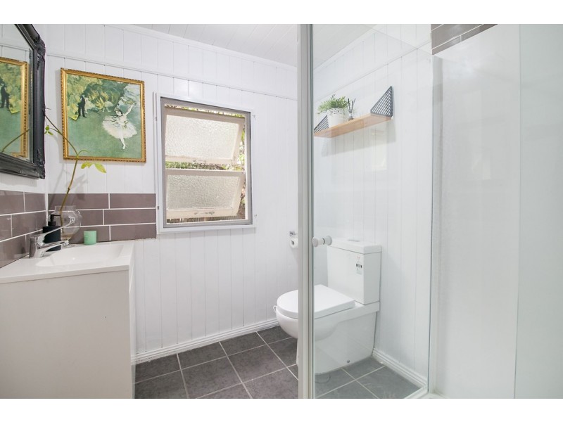 3 Glebe Road, Newtown QLD 4305