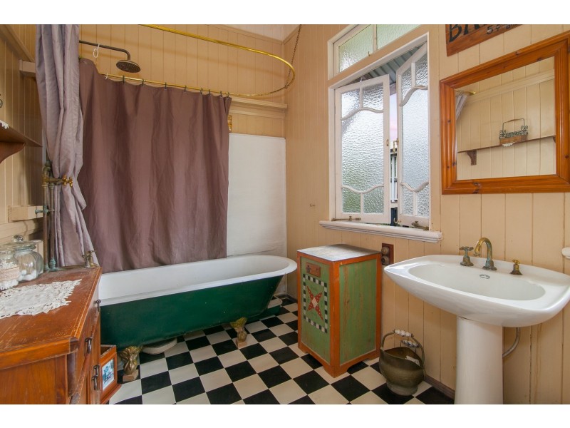 22 Fox Street, East Ipswich QLD 4305