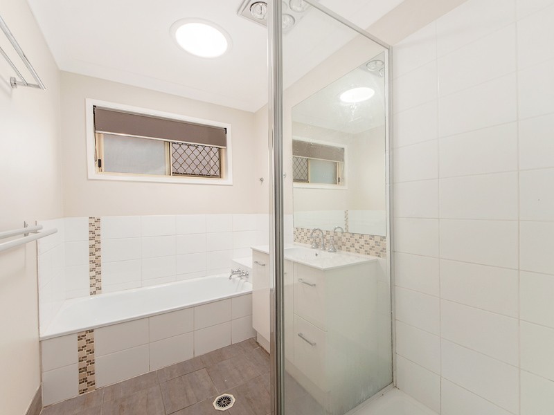 61 Moores Pocket Road, Moores Pocket QLD 4305