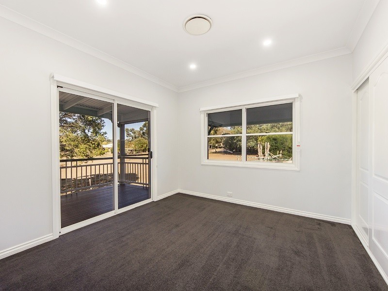 1 Roland Court, Peak Crossing QLD 4306