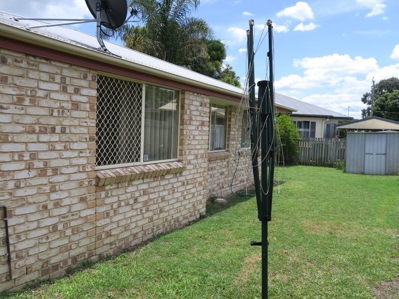 2A Walsh Street, Newtown QLD 4305