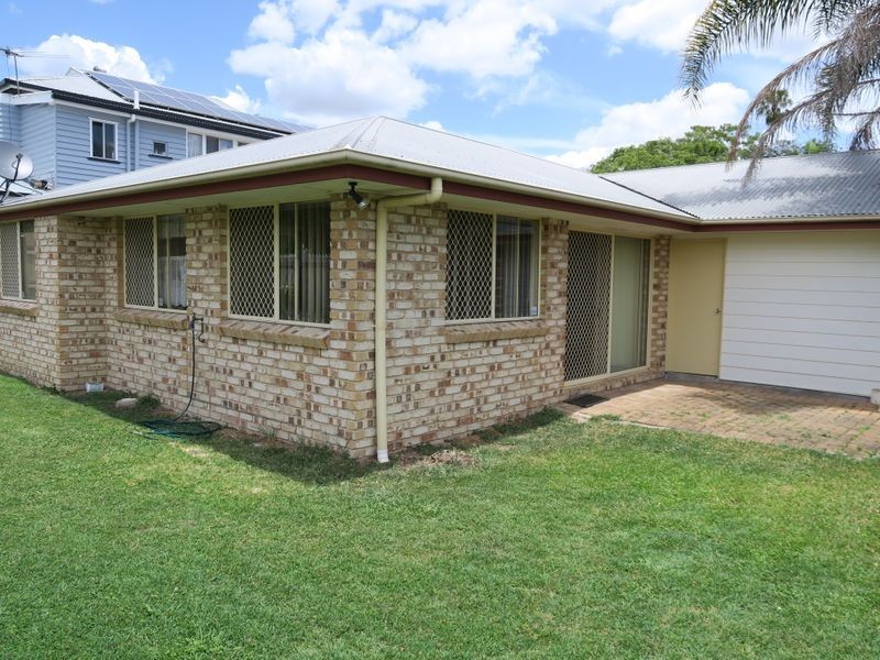 2A Walsh Street, Newtown QLD 4305