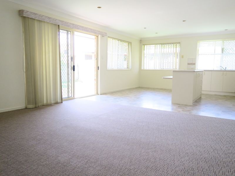 2A Walsh Street, Newtown QLD 4305