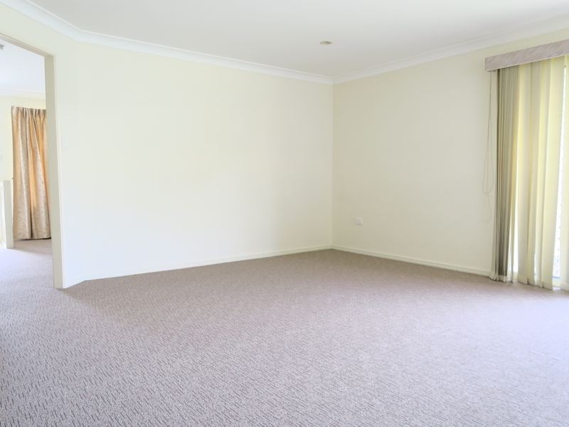 2A Walsh Street, Newtown QLD 4305