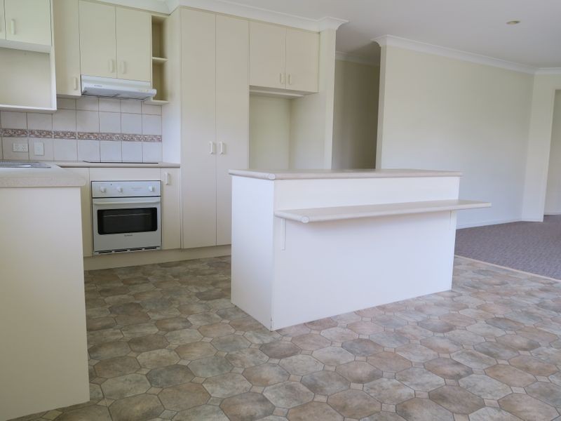 2A Walsh Street, Newtown QLD 4305