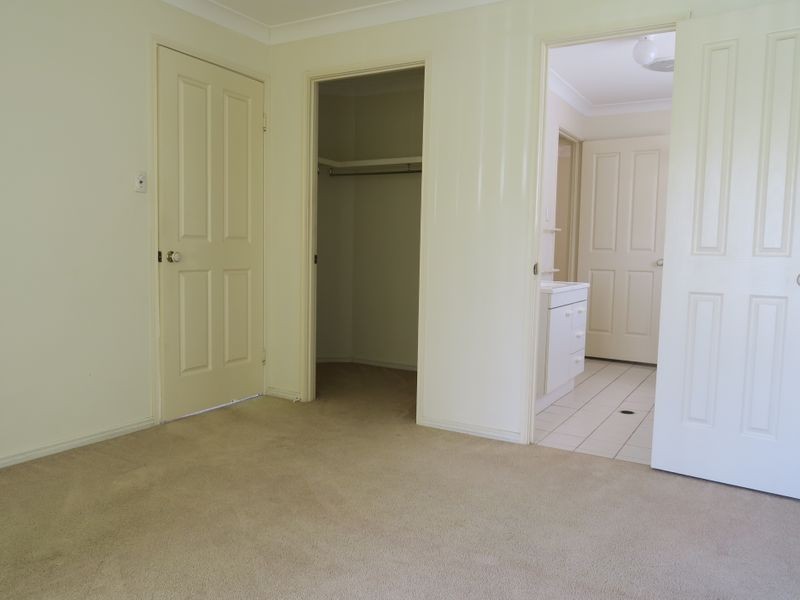 2A Walsh Street, Newtown QLD 4305