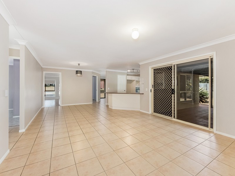 8 Crosby Crescent, Raceview QLD 4305