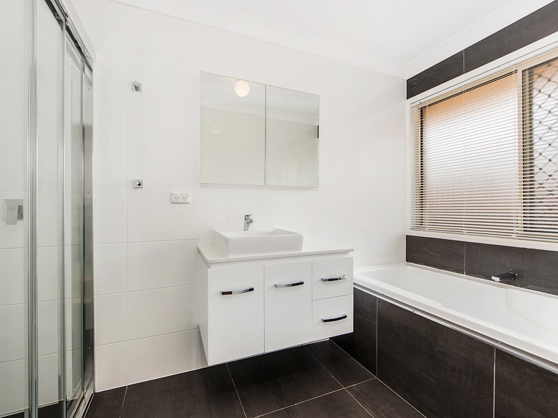 8 Crosby Crescent, Raceview QLD 4305