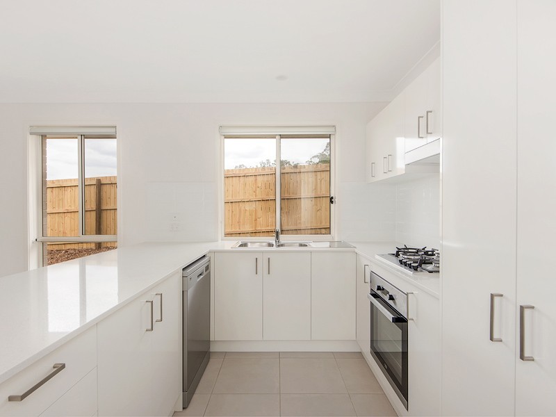 31 Chatswood Court, Deebing Heights QLD 4306